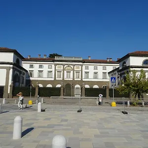 Charmerooms Moroni 3*, סטצאנו איטליה
